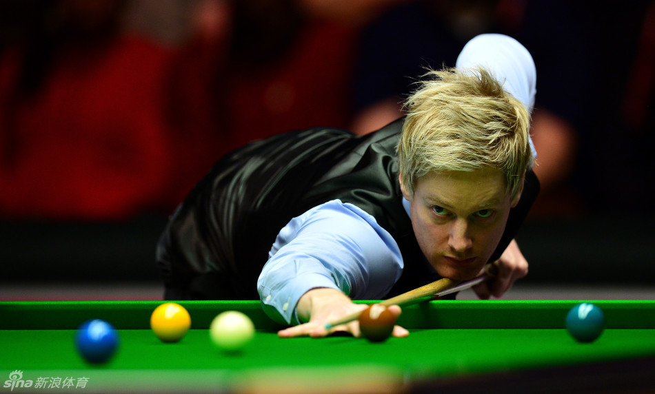 观众都屏息 观众都屏息