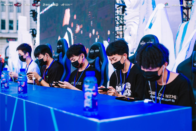 也让外界开 也让外界开