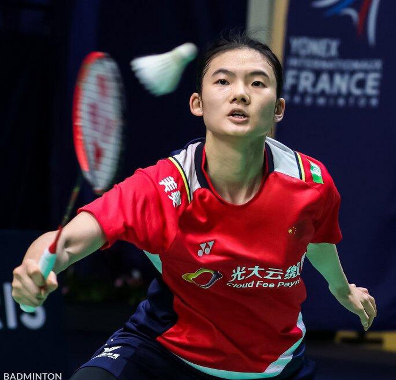 向稳定迈出 向稳定迈出