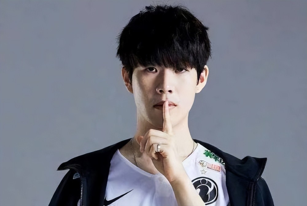 NBA激烈冲突！活塞球员重拳出击，湖人表态错怪詹姆斯.